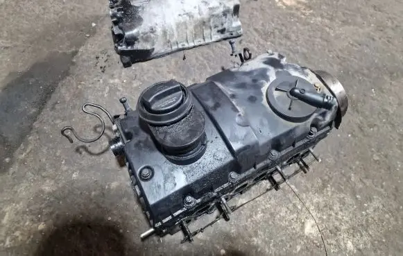 Seat Alhambra (Mk1) Engine head 