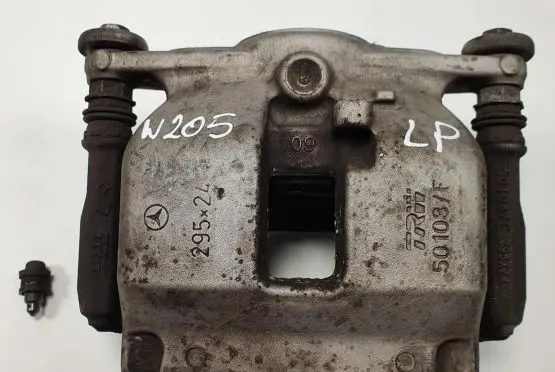 Mercedes-Benz C W205 Front brake caliper
