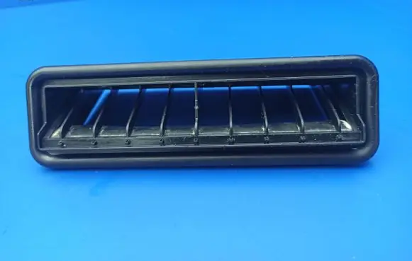 Jaguar XJ X308 Quarter panel pressure vent 