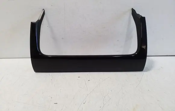 Dashboard glove box trim