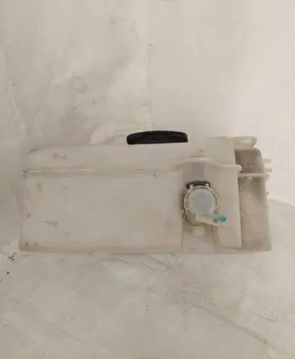 Nissan Cab Star Windshield washer fluid reservoir/tank