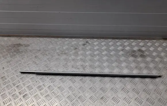 Mercedes-Benz GL X166 Front door glass trim molding A1667250165