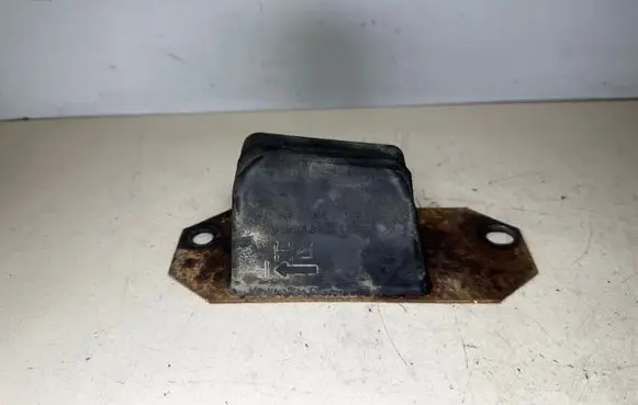 Nissan Navara D22 Rear coil spring rubber mount 55240VK310