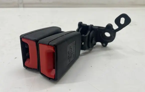 Volkswagen e-Golf Rear seatbelt buckle 8V0857739A
