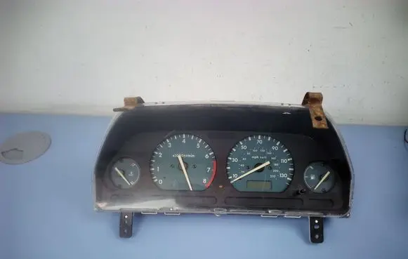 Land Rover Freelander Speedometer (instrument cluster) YWY100460 8RC433MHZ 52010468C
