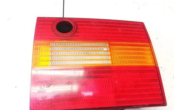 Volkswagen PASSAT B4 Tailgate rear/tail lights 3a9945108