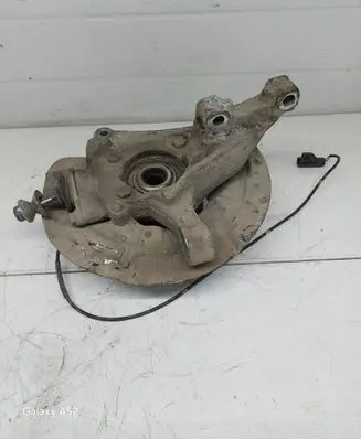 Volvo V70 Front wheel hub spindle knuckle 9461944