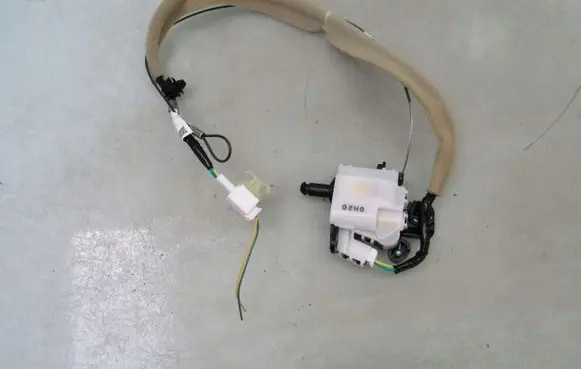 Mazda CX-30 Fuel tank cap lock motor 