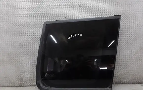 Nissan X-Trail T30 Rear side window