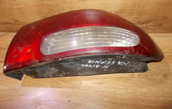 KIA Sephia Rear/tail lights