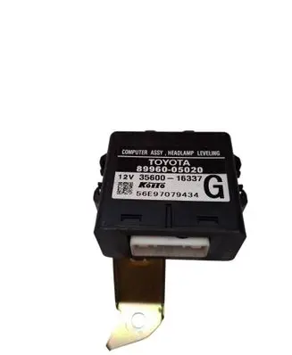 Toyota Avensis T250 Light module LCM 8996005020