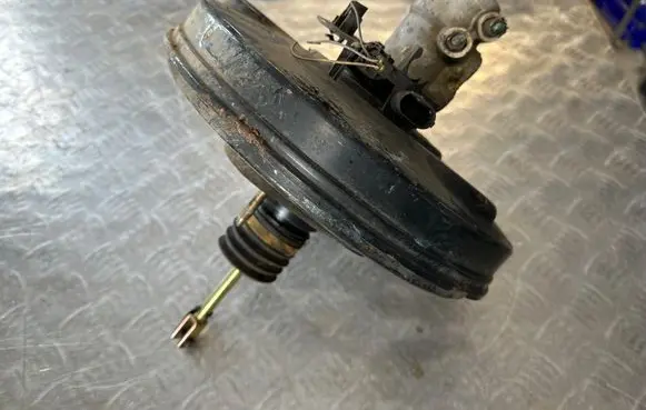 Renault Laguna II Brake booster 8200100229A