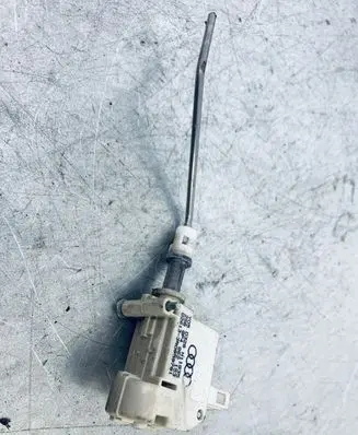 Fuel tank cap lock motor