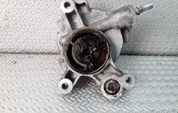 Volvo V50 Vacuum pump D1651A2108P