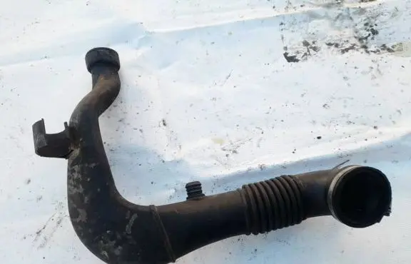BMW 7 E38 Air intake hose/pipe 2249867