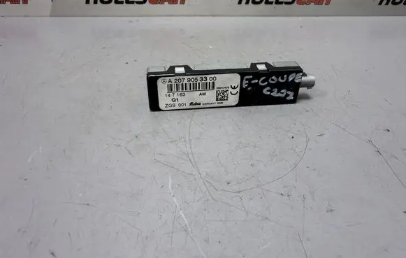 Mercedes-Benz E C207 W207 Aerial antenna amplifier A2079053300 28240406 14T163