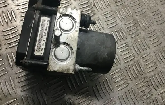 Toyota Corolla Verso AR10 ABS Pump