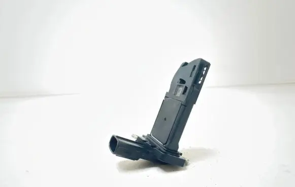 Toyota Avensis T250 Mass air flow meter 2220426010