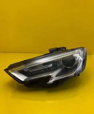 Audi A3 S3 8V Headlight/headlamp 8V0941005E