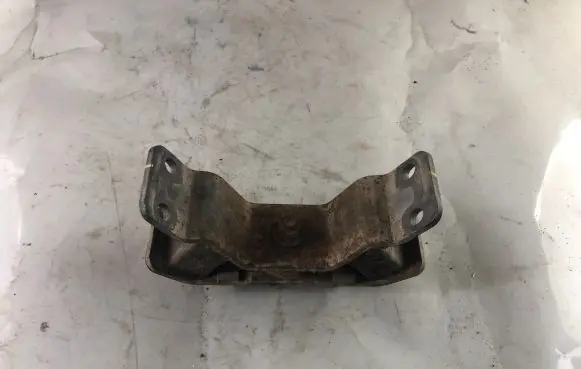 KIA Sorento Gearbox mount