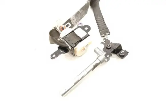 KIA Sportage Front seatbelt 888203U200