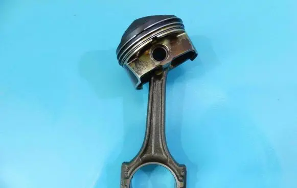 Volkswagen PASSAT B6 Piston IMPRK1244991
