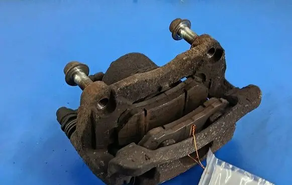 Front brake caliper