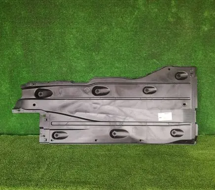 Volkswagen Golf VIII Side bottom protection 5Q0825202L