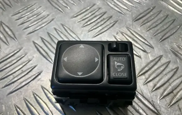 Nissan Juke I F15 Wing mirror switch 