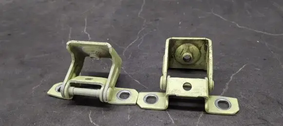Ford Ka Tailgate/trunk/boot hinge