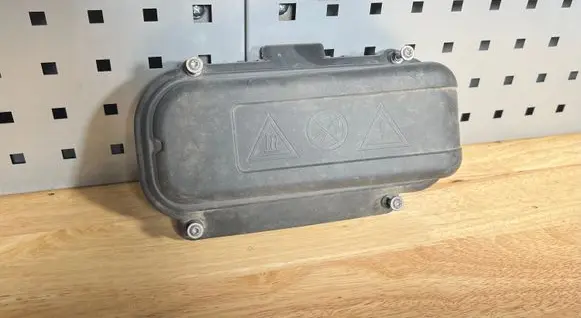 BMW 5 F10 F11 Fuse box cover 7555189 12907555189 58650910