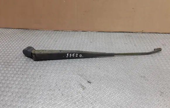 Nissan Terrano Front wiper blade arm
