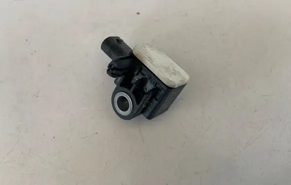 Mercedes-Benz CLA C117 X117 W117 Airbag deployment crash/impact sensor A1668210151