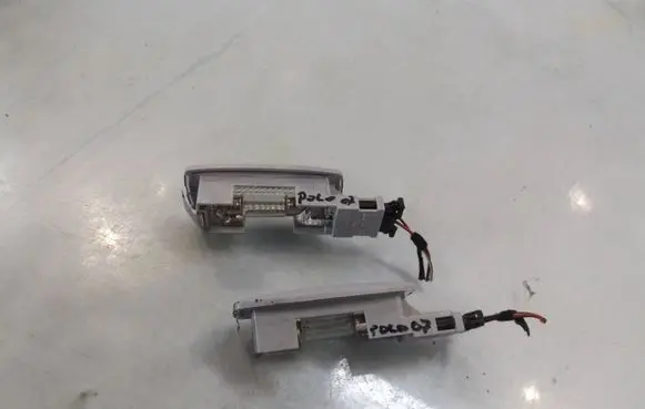 Volkswagen Cross Polo Rear light trim 