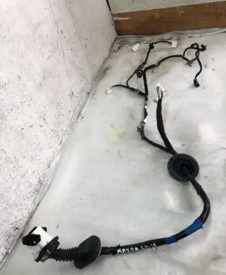 Mazda CX-30 Front door wiring loom Daaa67200a