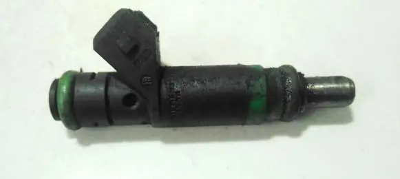 Ford Focus Fuel injector x337q10480 9f593