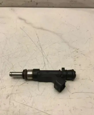 Audi A6 S6 C6 4F Fuel injector 06E133551