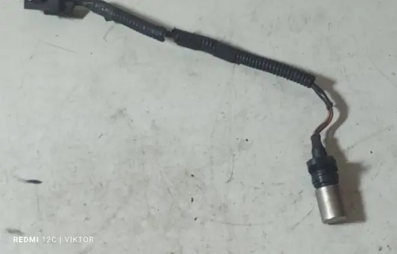 Toyota Avensis T250 Crankshaft position sensor 9091905064 0296001420