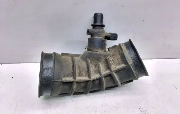 Volvo V70 Turbo air intake inlet pipe/hose 30636854