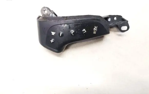 Toyota Avensis T250 Steering wheel buttons/switches 75b070