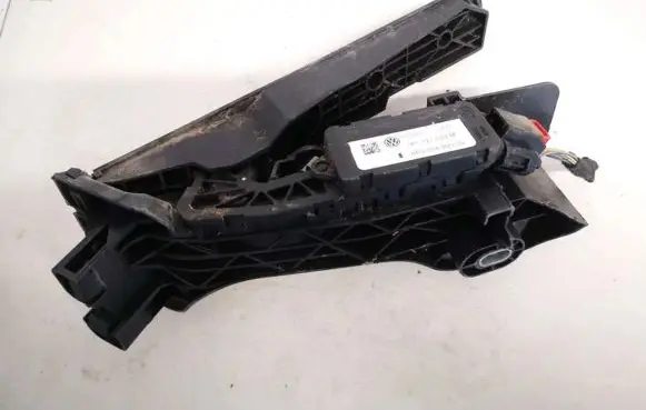 Volkswagen Golf Plus Accelerator throttle pedal 1k1721503m