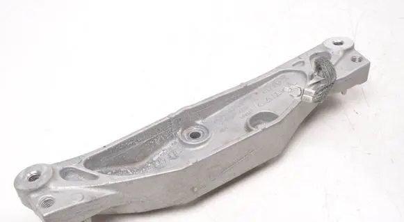 Volvo XC90 Engine mount bracket 32411212
