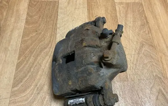 Opel Insignia A Front brake caliper 13229152