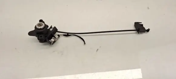 BMW 5 E60 E61 Tailgate exterior lock 8241088