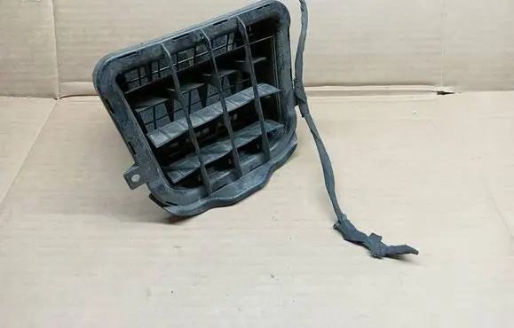 Audi Q5 SQ5 Quarter panel pressure vent 8K0819161B