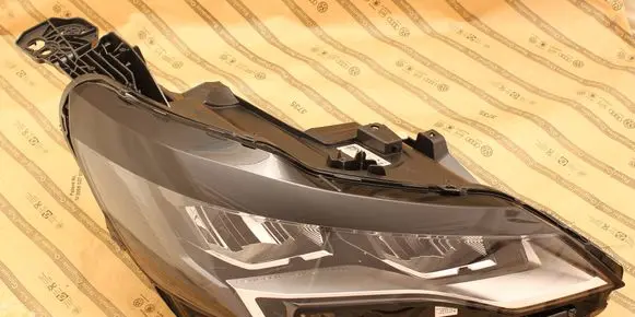 Peugeot 3008 II Headlight/headlamp 89914772