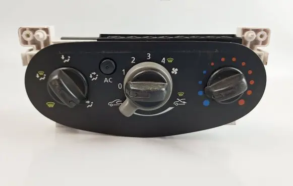 Dacia Duster Climate control unit N106278B T1001639U