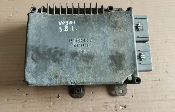 Chrysler Voyager Engine control unit/module P04727425AE
