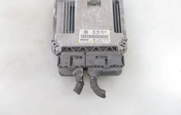 Volkswagen Golf V Engine control unit/module 0261S02070 03C906056BA