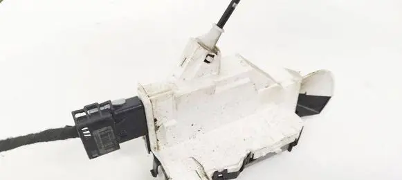 Peugeot Partner Front door lock 3133M0885K6 PSA828406